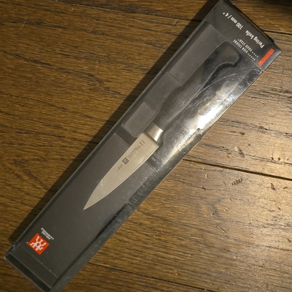 ❤️B2G1 FREE Zwilling J A Henckels 31070-103 Four Star 4 In Paring/Utility Knife - Picture 2 of 5